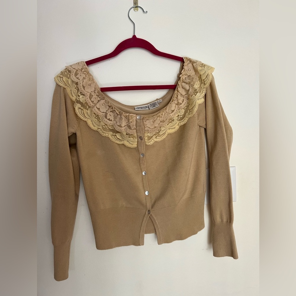 Newport News vintage sweater. Never worn. Sz M.